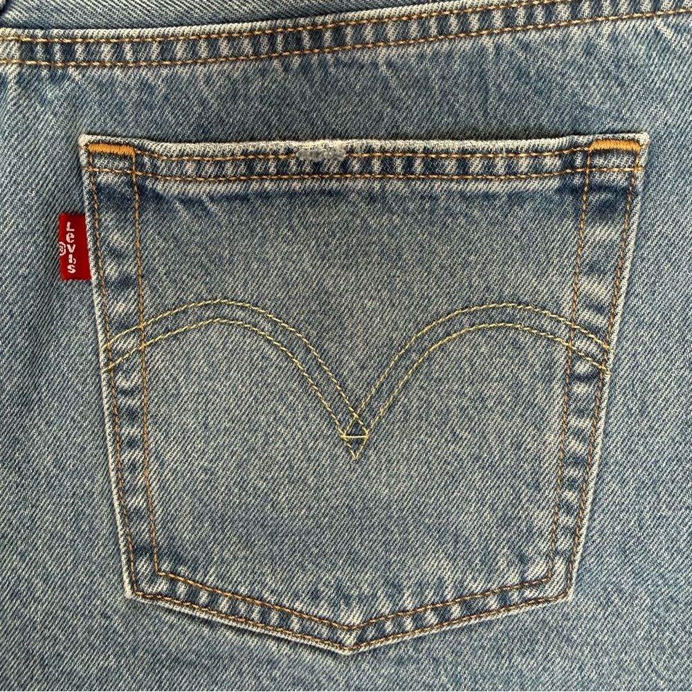 Levi’s 501 Button Fly High-Rise Denim Short W34 Light Wash Distressed Festival - Picture 5 of 15